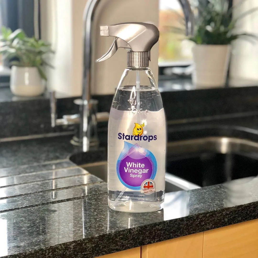 vinegar DIY glass cleaner